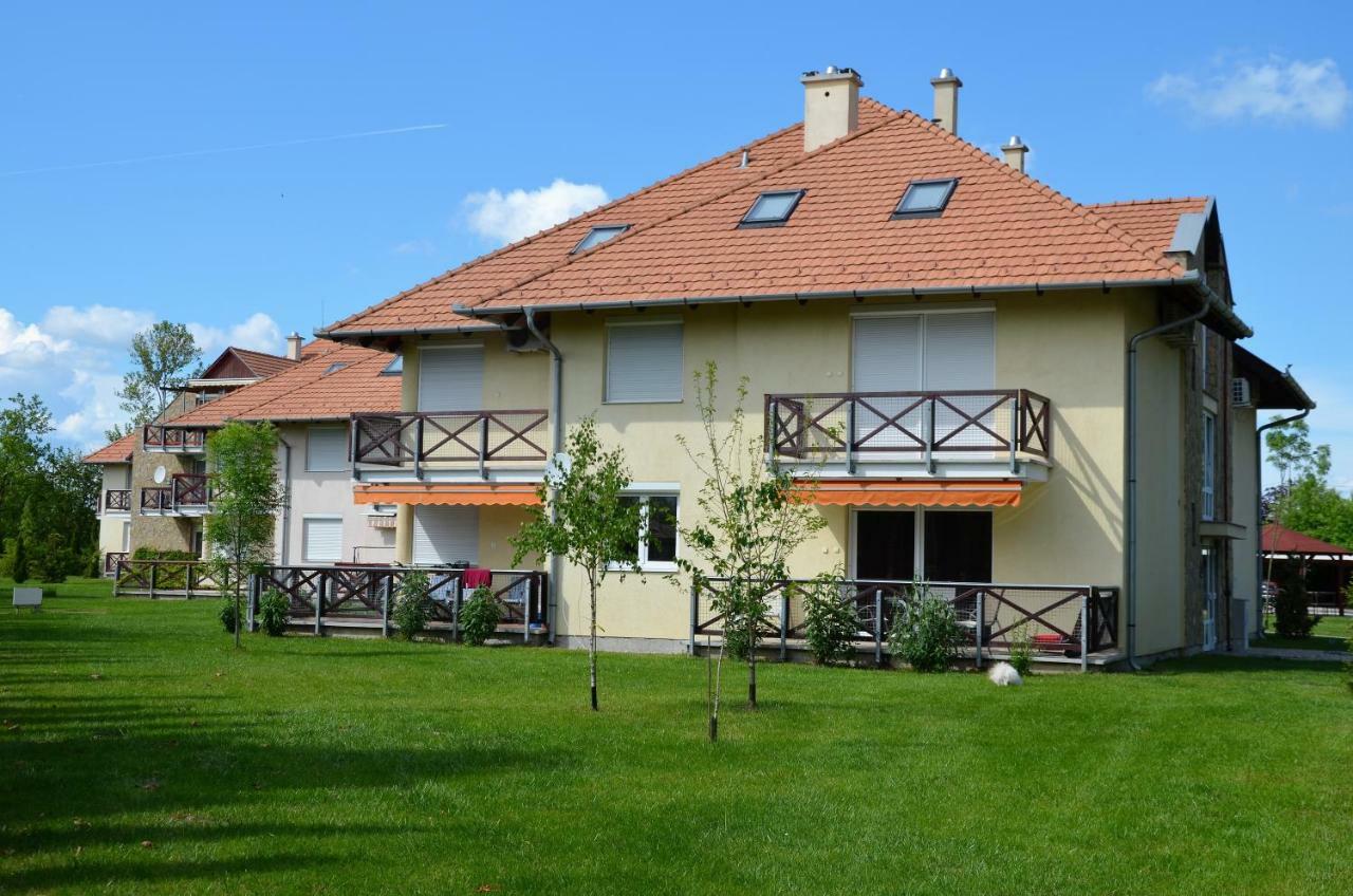 Vadszilva Apartman Balatonoszod Eksteriør billede