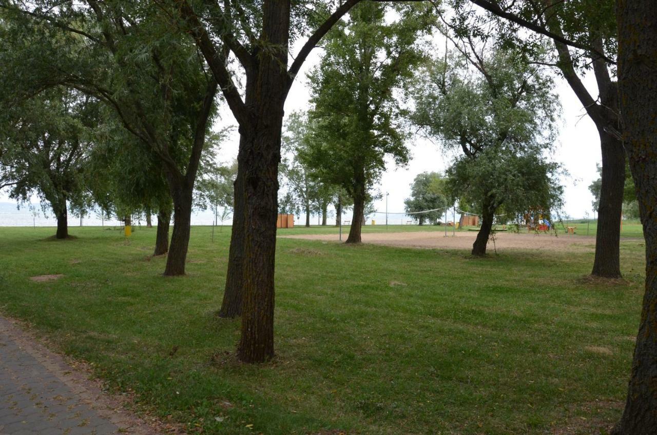 Vadszilva Apartman Balatonoszod Eksteriør billede